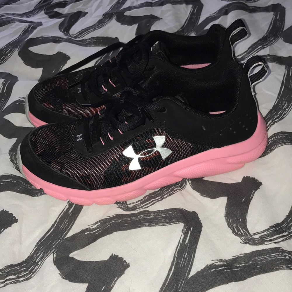 Pink underarmour